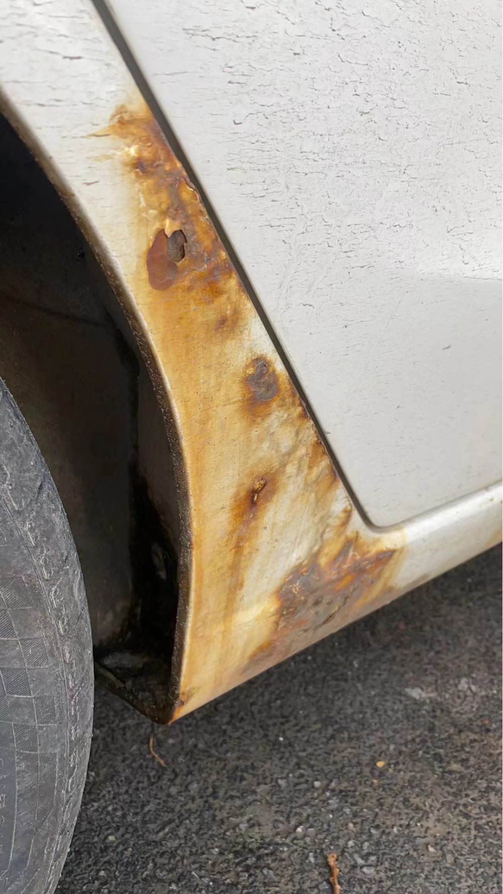 长安汽车车身多处鼓包生锈沈阳车主苦不堪言最终