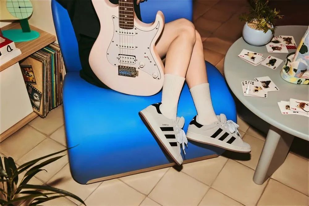 jennie 这双新鞋种草了!_腾讯新闻