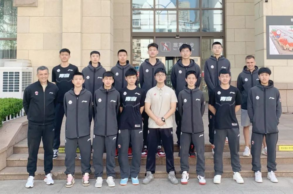 上海青年篮球队队员名单,上海青年篮球队队员名单最新