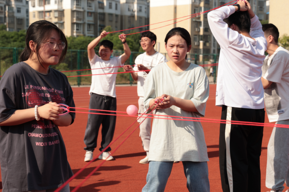 来感受下六安中学的这场趣味运动会_腾讯新闻