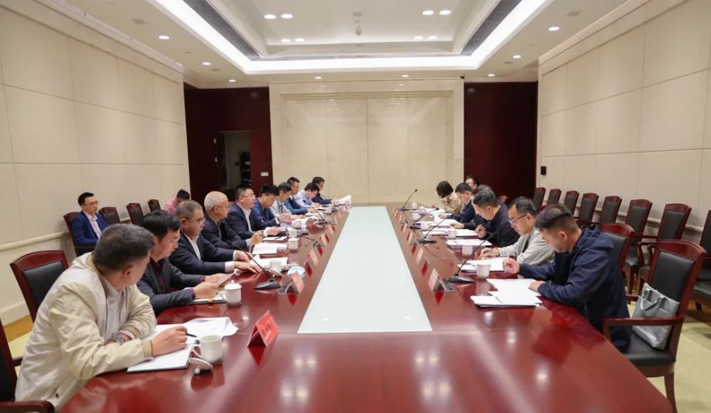 5月10日上午,省委政法委二级巡视员卢林方一行8人