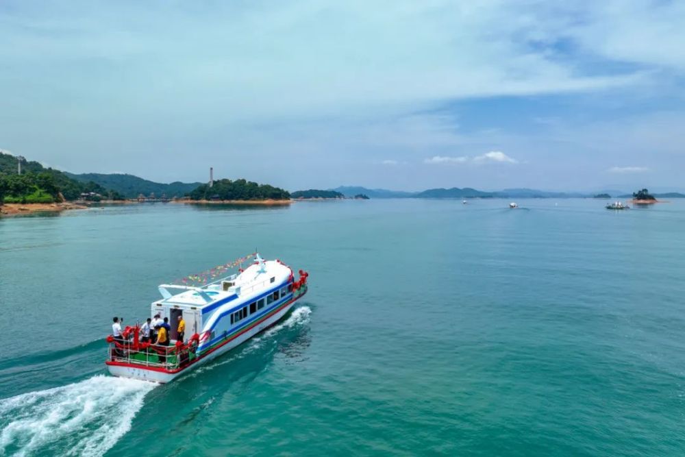 万绿湖首批新能源电动游船启航助力创建国家5a级景区