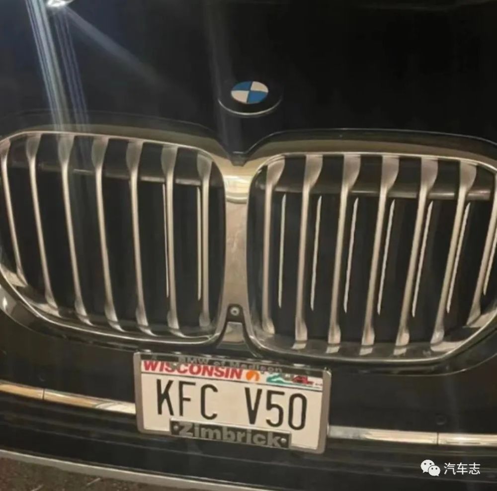 国外"xswl"等奇葩车牌引网友热议,确认过眼神,都是中国人!_腾讯新闻