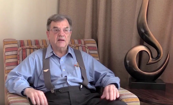 迈克尔·赫德森:俩月四家银行倒闭,美国金融系统的坚硬铁拳砸向谁?