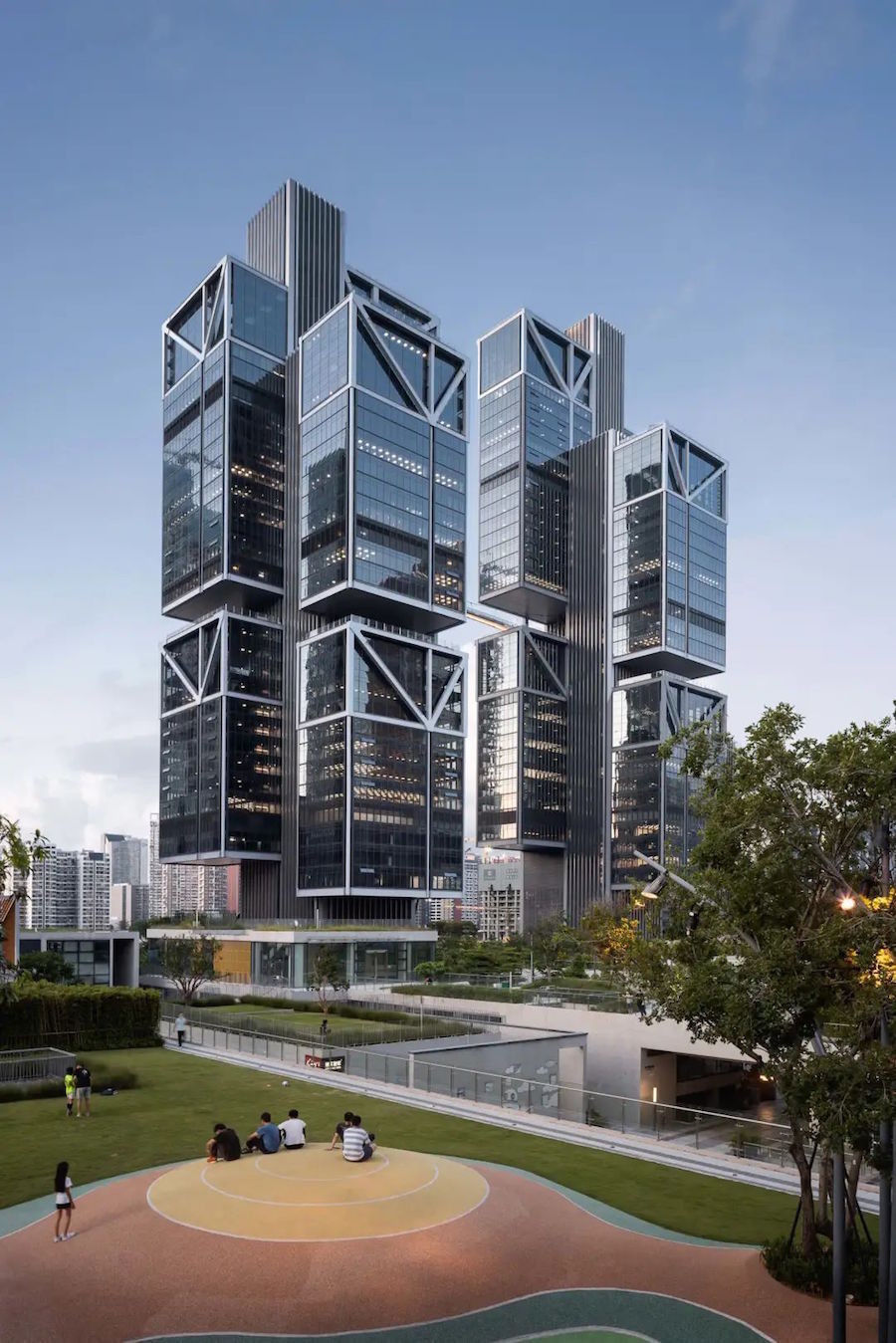 建筑师福斯特个展:"高技派"背后的人文与自然