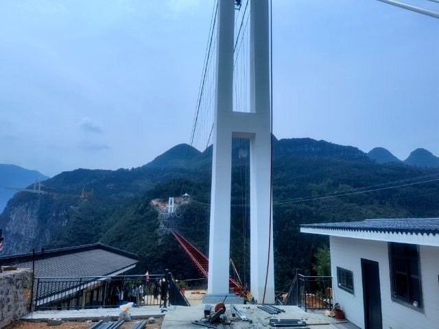 有一种叫云南的生活满足你的心跳之旅尼珠河大峡谷云端玻璃吊桥即将