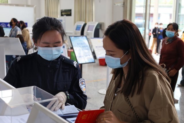 5秒30秒3分钟腾冲海关运用智能手段提升通关效率