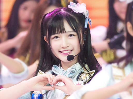 日媒力捧又一个14岁出道中国美少女