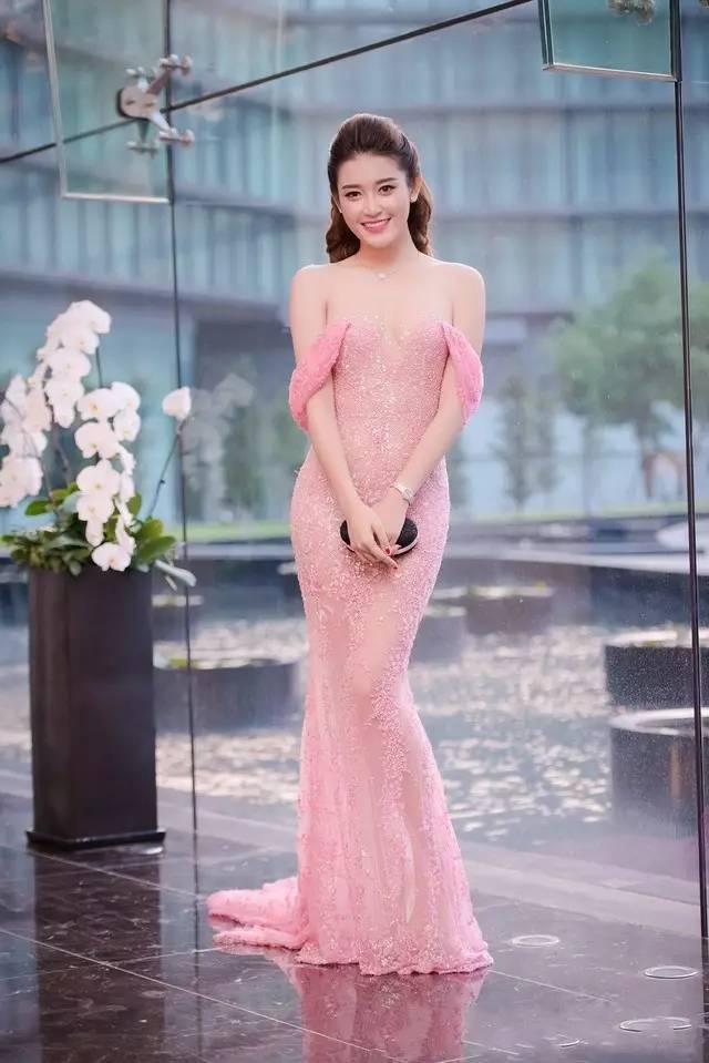 越南小姐冠军的最美瞬间倾国倾城