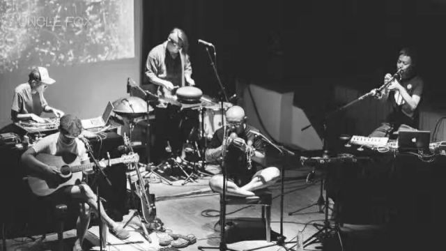 《下坠》原唱时剑波 意外走红