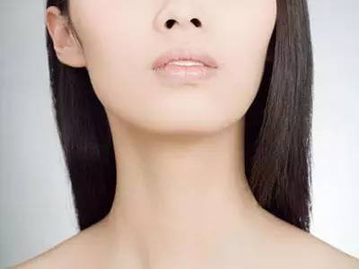 【释义】普通话读作kē,脸的最下部分,在两腮和嘴的下面.