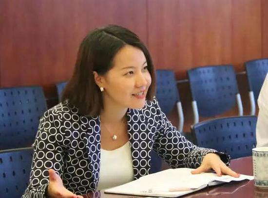 依法对扬州中学教育集团树人学校国际部主任颜晶以涉嫌受贿罪立案侦查