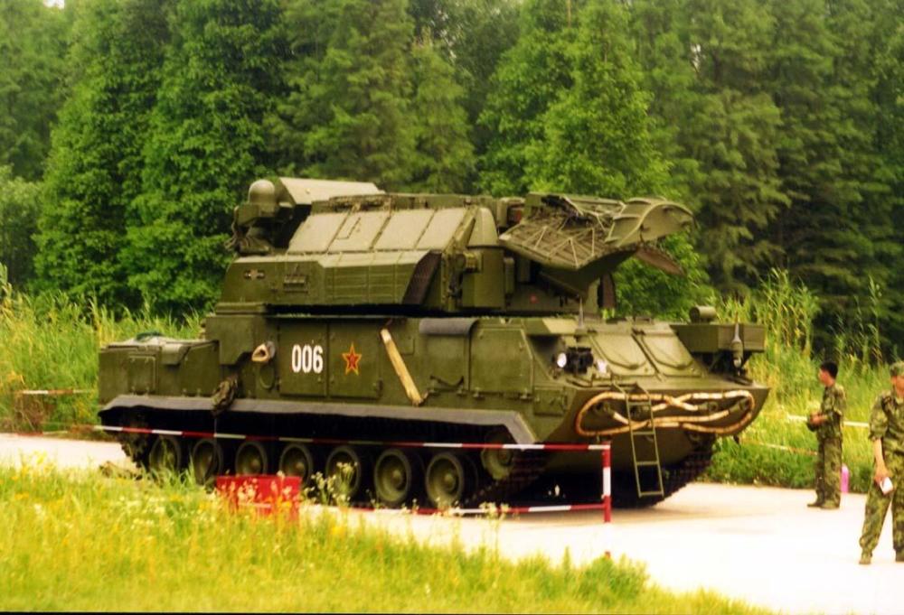 图片:中国军队装备的萨姆-15"道尔"野战防空系统.