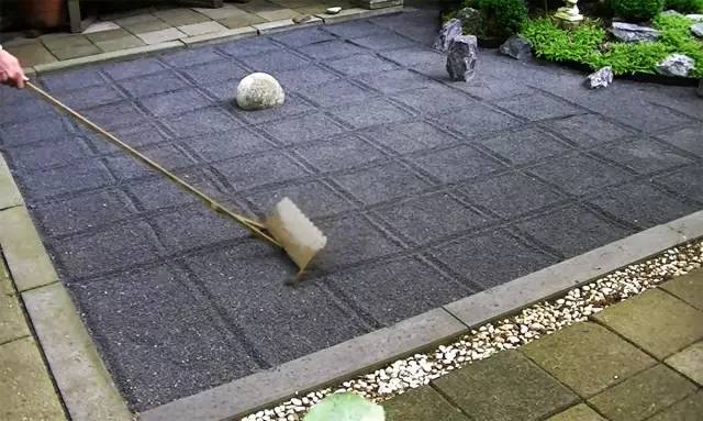 禅庭 枯山水的耙制方法 枯山水