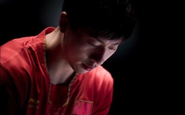 马龙首次"触电"献给他 与周杰伦合体打乒乓球