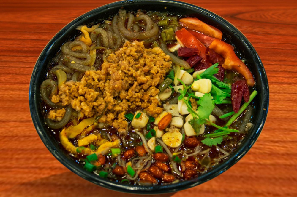 酸辣粉怎样做好吃?大厨不小心说漏嘴:简单五步