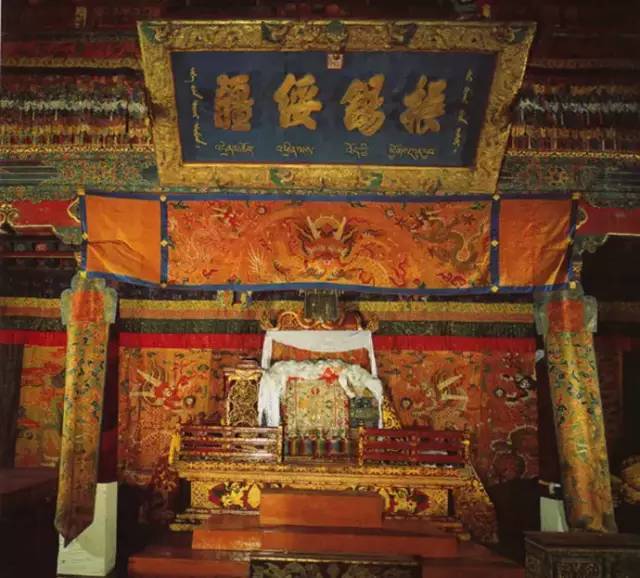 大殿白宫最大的宫殿接着来瞧瞧可是为文成公主而建的要知道布达拉宫