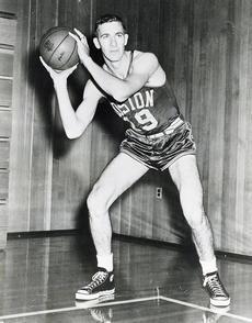 历史上的今天:冰人完婚 梦二队确定10人名单