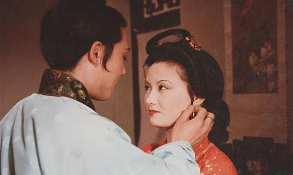 红楼梦:王熙凤到底有没有和其他男人勾三搭四?平儿给出答案