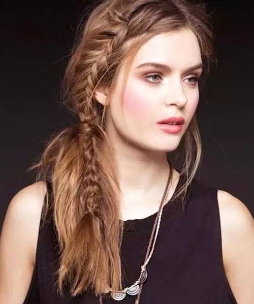 长发及腰有多美?几款编发发型告诉你