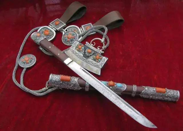 龙泉宝剑射雕英雄传中郭靖的金刀到底是什么刀