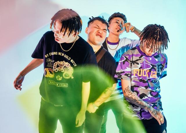 来自cdc说唱会馆的higher  brothers