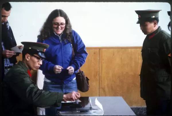 美国_旅游|37年前一对美国夫妻，随手拍的中国旅游照，看哭了所有人……