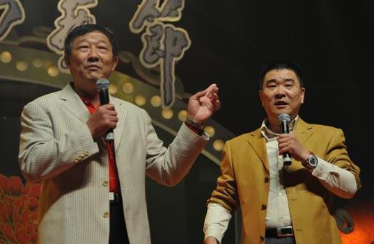 1995年,邹德江和马季的徒弟韩兰成,在名牌节目《曲苑杂坛》中推出系列