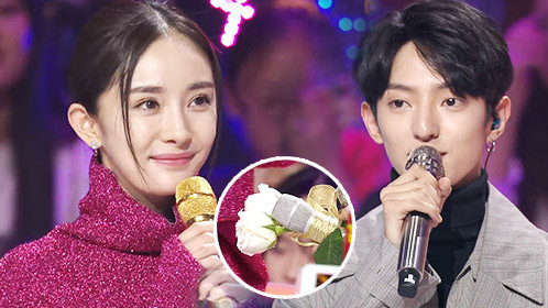 随后出场的赵天宇首次尝试原创,将自身感受写入歌词,加入表演成分的