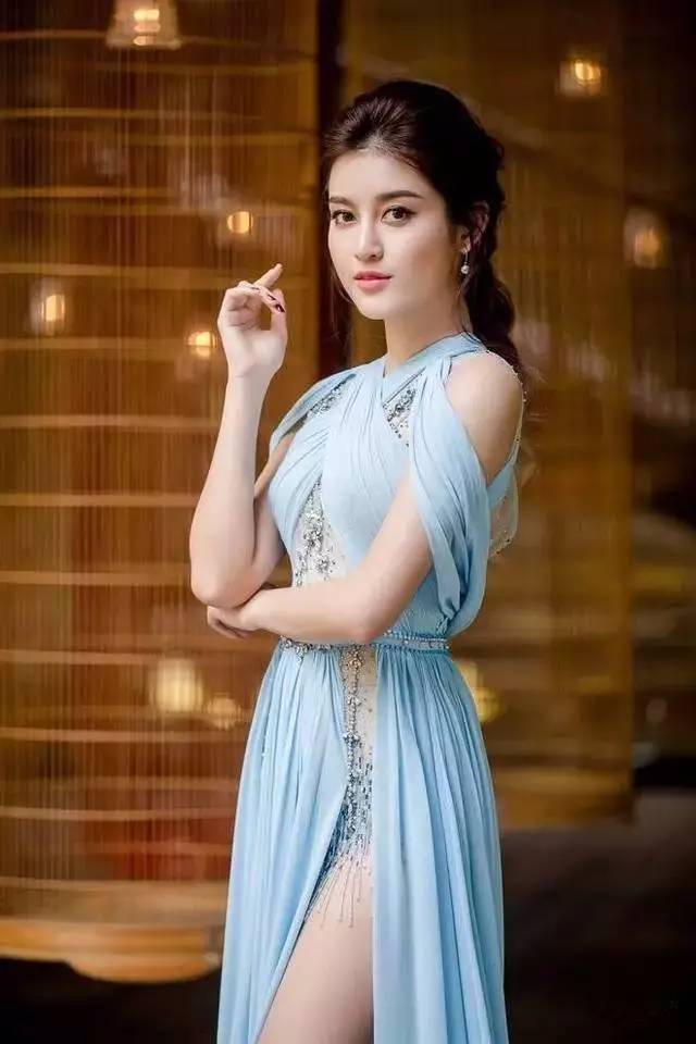 越南小姐冠军的最美瞬间倾国倾城