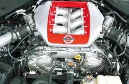 日产gt R发动机大修后加不起油 搞到最后原来是一个插头造成的 腾讯新闻