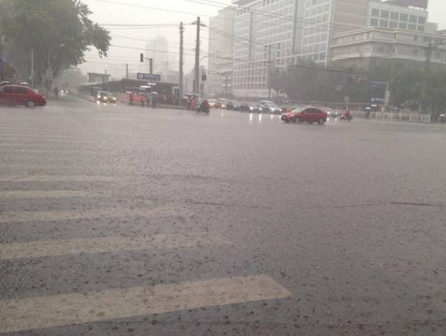 安全|重庆交巡警提示：节日期间持续阴雨，驾车出行注意安全！