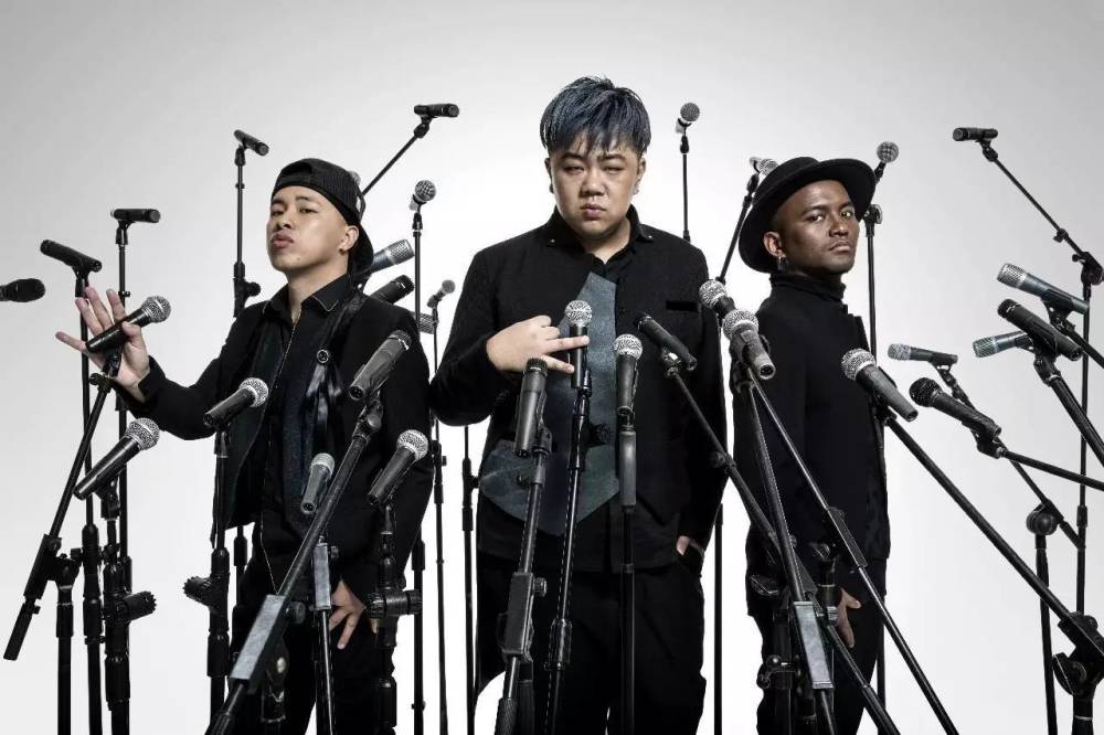 他们带着中文说唱圈最大的秘密,从地下走到地上,成为一则传奇