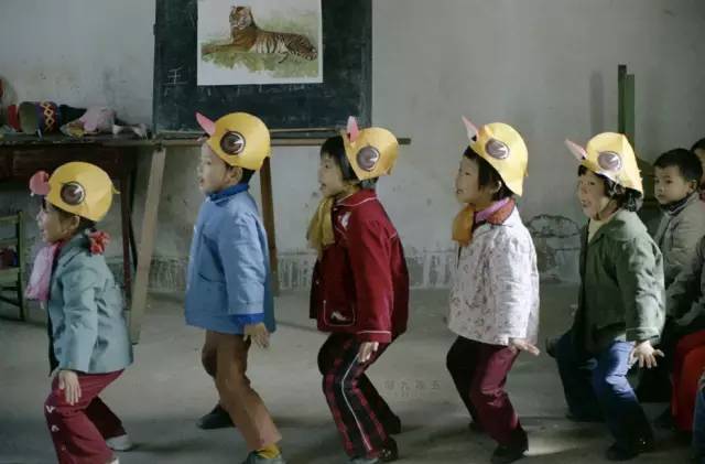 美国_旅游|37年前一对美国夫妻，随手拍的中国旅游照，看哭了所有人……