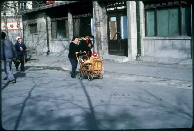 张中国|40年前这对美国夫妇，随手拍了1600张中国旅行照，看着看着泪目了