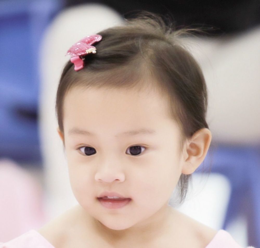 都说甜馨"丑萌"?那是你没见过她的近照,重新认识一下吧!