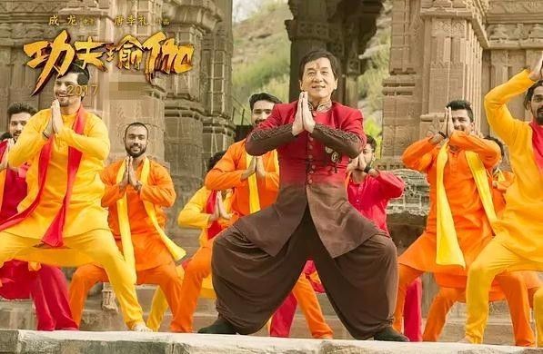 63岁成龙:还能再打20年!新电影获吴京拄拐支持