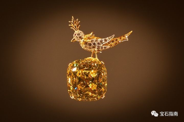 29克拉 ,美国宝石学院评价为艳彩黄等级(fancy vivid yellow).