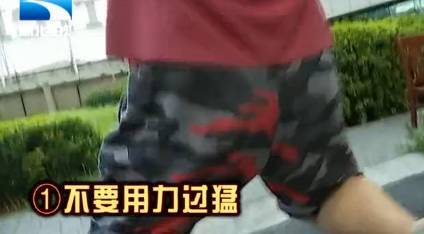 久坐不离板凳 腰椎出了大问题 悬垂法如何锻炼腰椎 腾讯新闻