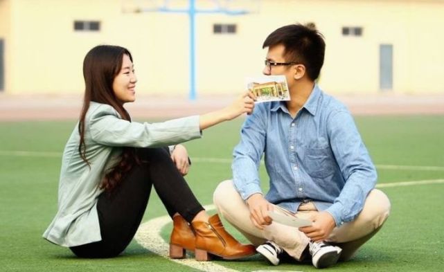 十二星座男各容易对什么样的女生一见倾心天蝎中意乖乖女