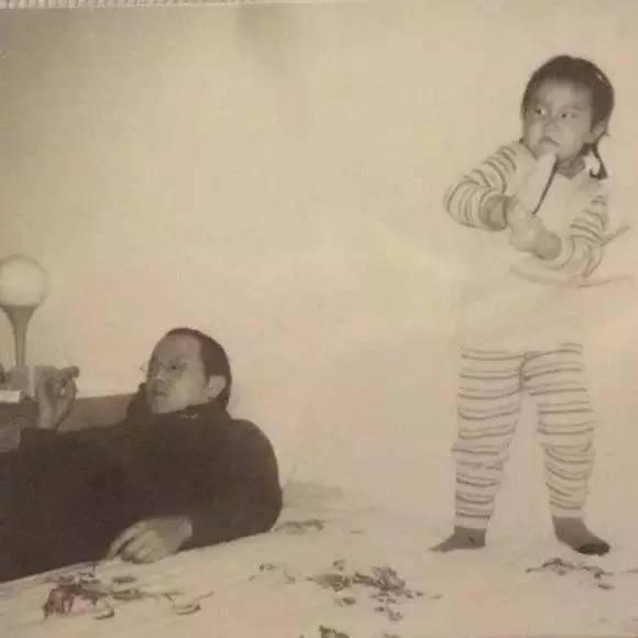 窦唯|窦唯小女儿长沙开唱，前妻护航，14岁出道的她遗传了父亲的才华