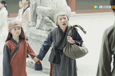 还记得小戏骨红楼梦刘姥姥吗13岁的她越来越漂亮了