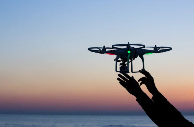 智东西晚报：特斯拉将在上海独资建厂 新一代无人机用意念控制飞行