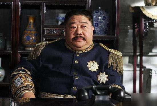 民国奇人张宗昌娶白俄五姐妹陪侍诗词堪称空前绝后