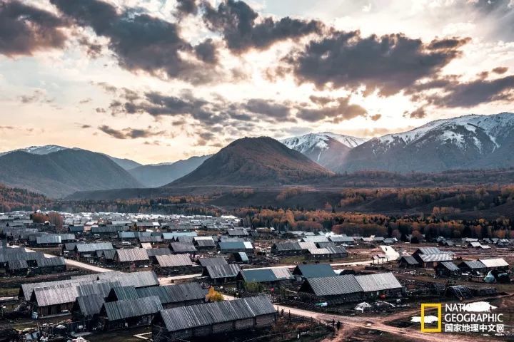 月亮湾|十月去趟喀纳斯，一切秋天黯然失色