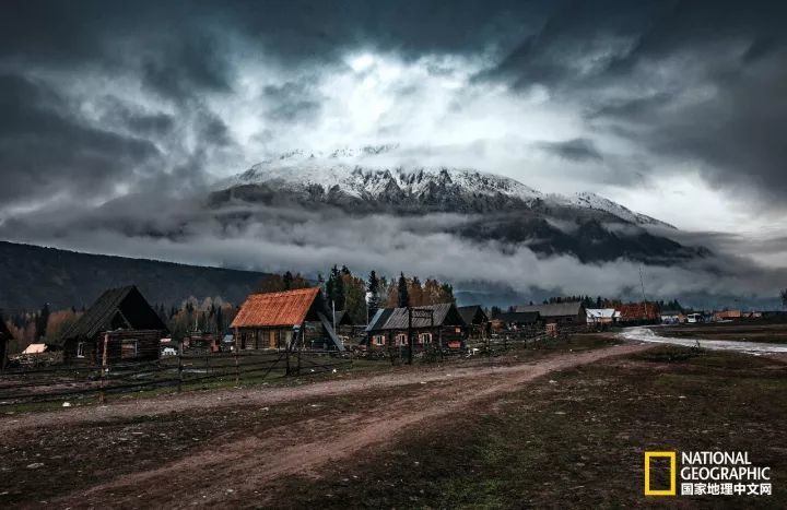 月亮湾|十月去趟喀纳斯，一切秋天黯然失色