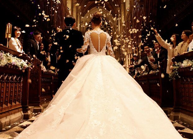 穿黄金婚纱结婚!杨颖婚纱100万,刘诗诗300万,