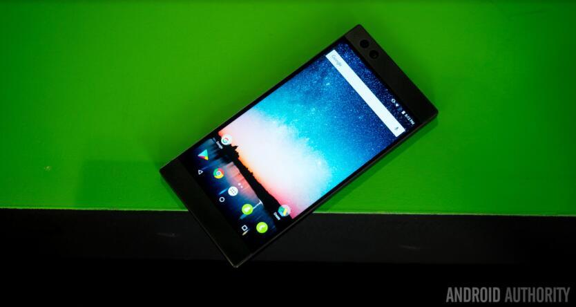 雷蛇手机上手:不仅面向游戏玩家