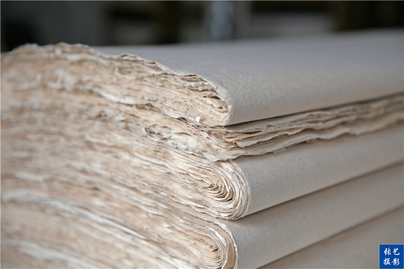 古法造纸工艺繁复:民国《腾冲县志稿》载:"三练各地多产之,其皮为造纸