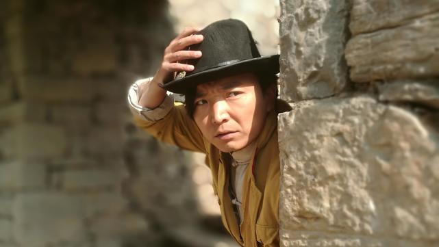 院线电影《铜草花》演员王家强上演年代军旅功夫片